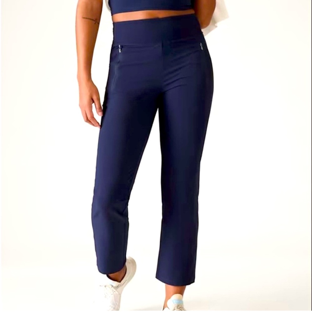 Navy blue women’s Athleta golf pants. Size 16
